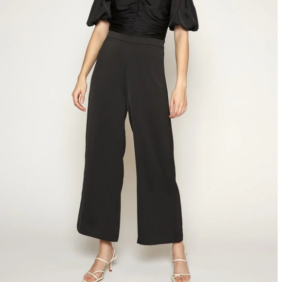Elegant Black Wide-Leg Pants - Picture 1 of 4